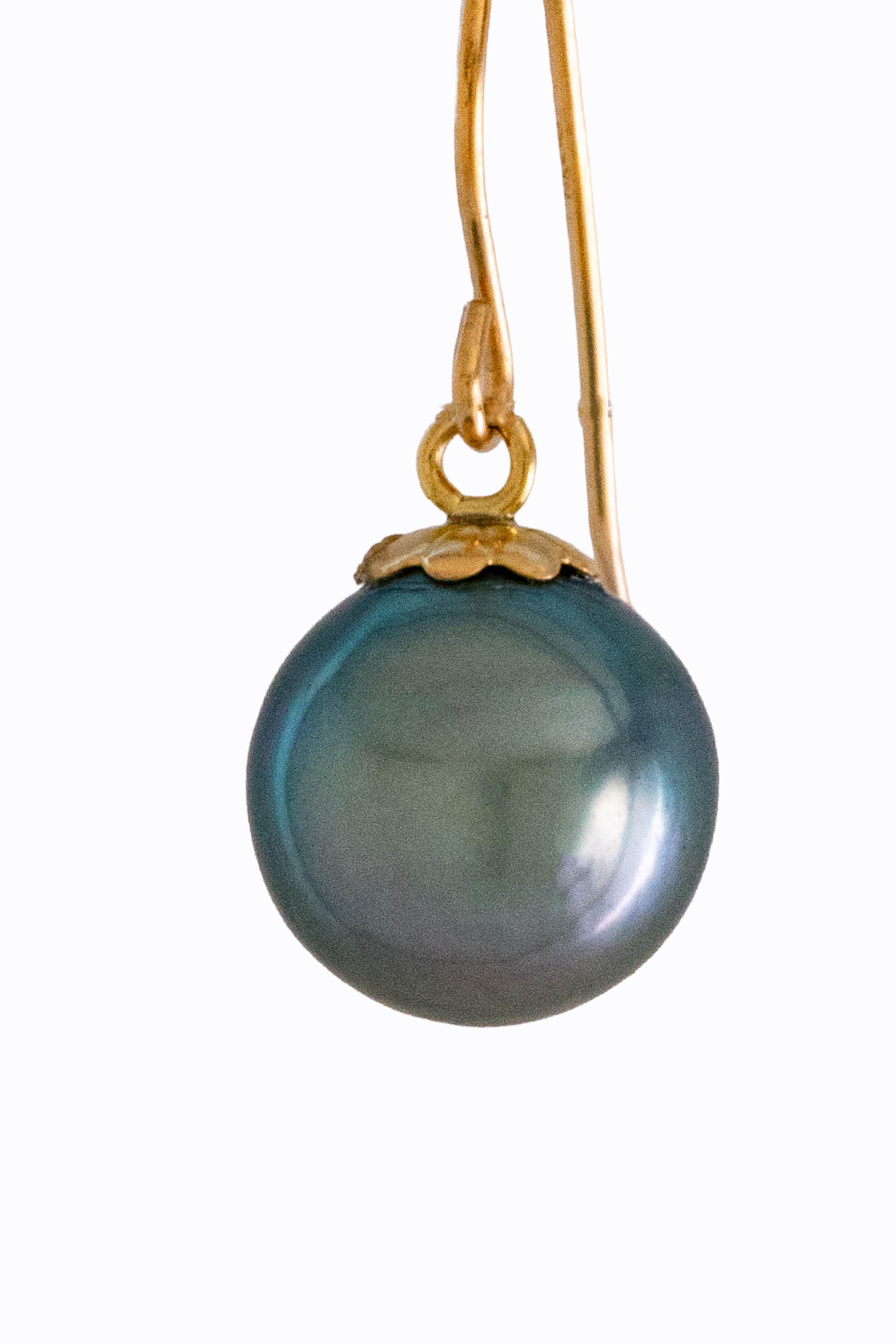 Close-up of smoky grey Tahitian pearl with 14k yellow gold cap and hook detail by Alexandra Essex